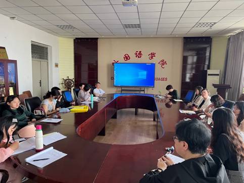 会议室里的人们描述已自动生成